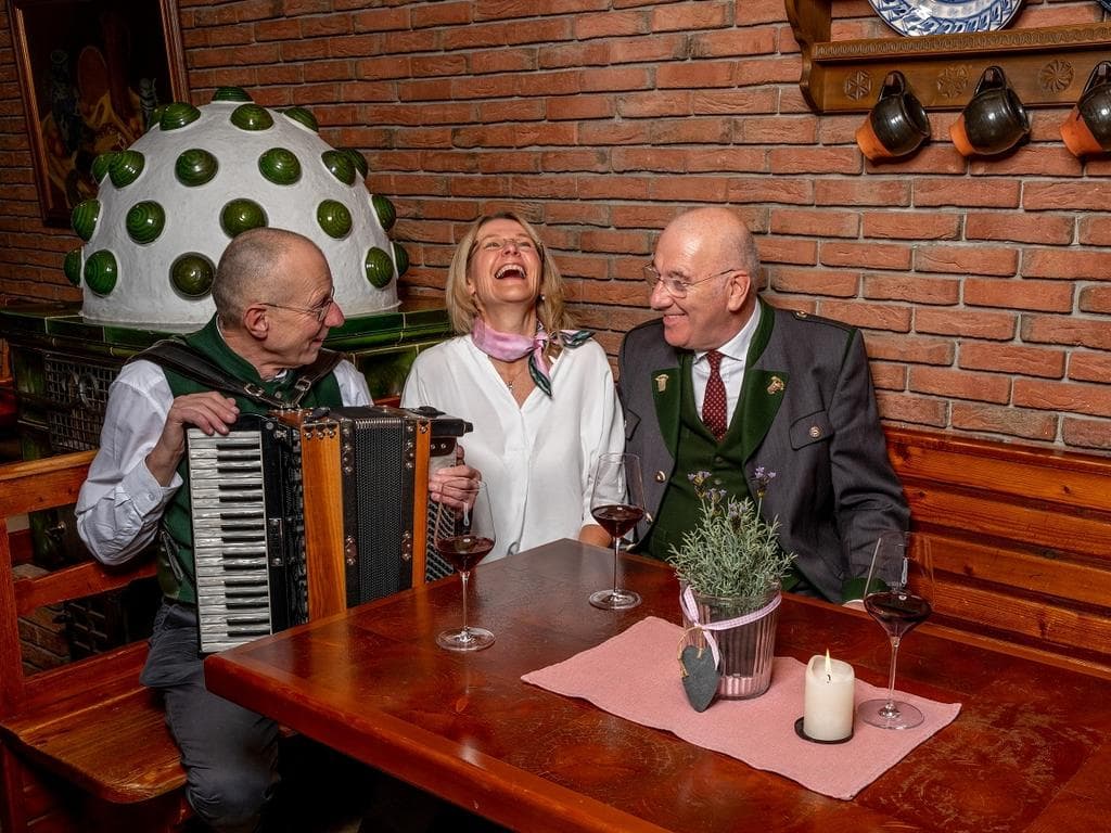 Gehn ma zum Heurigen