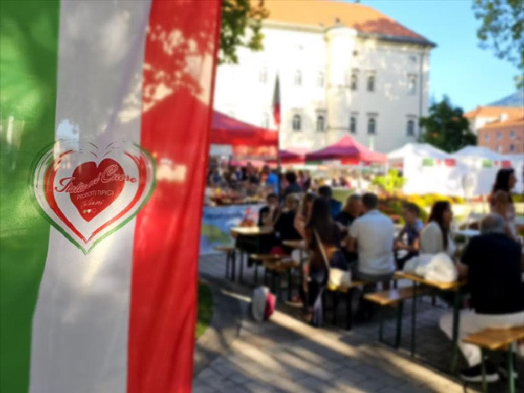 Italienischer Markt am Hauptplatz