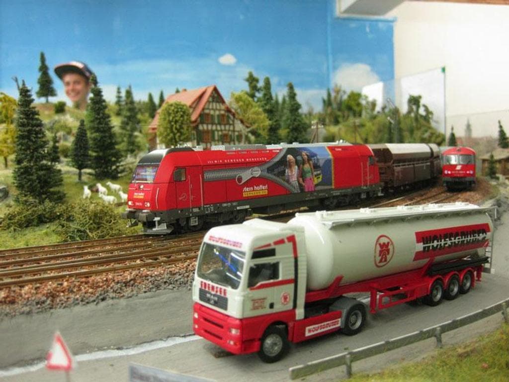 MEFE Fahrbetrieb Modelleisenbahnen mit Krippenausstellung
