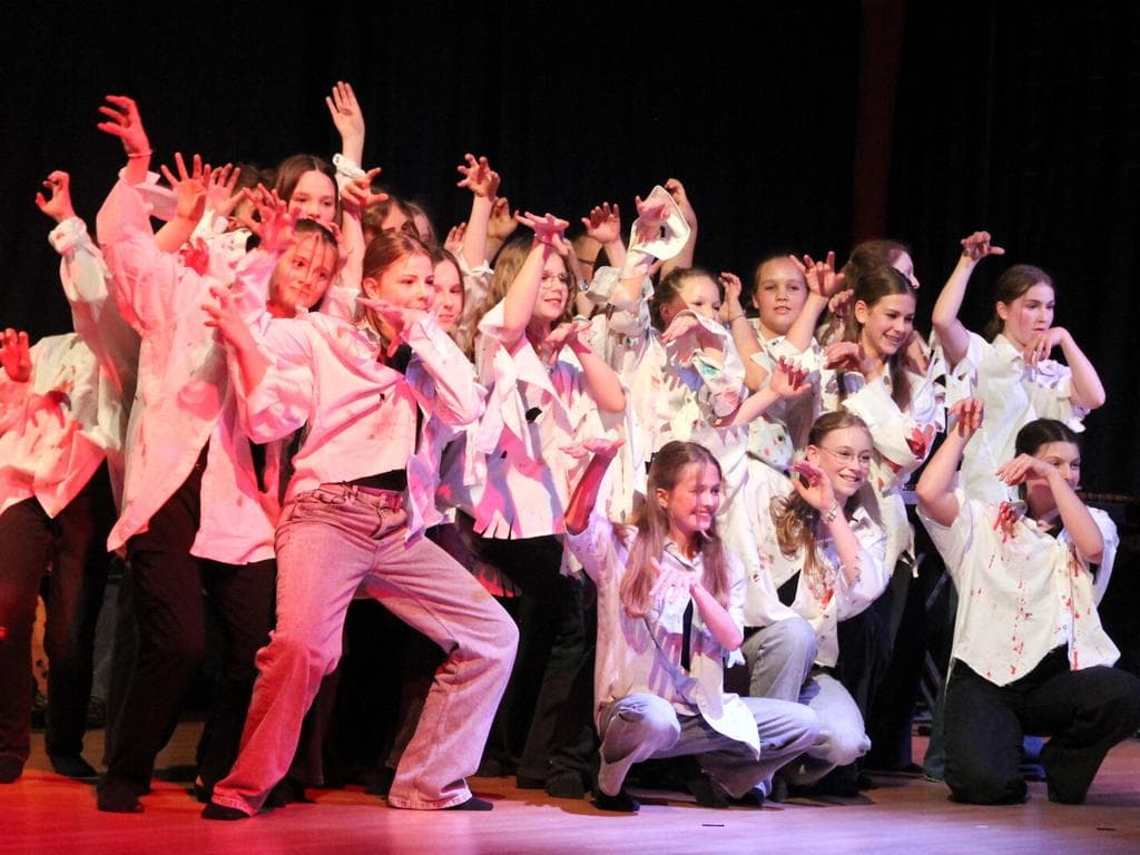 40 Jahre Musik-Mittelschule; 70 Jahre Haupt/Mittelschule & Abschlusskonzert MMK, Klasse 4A
