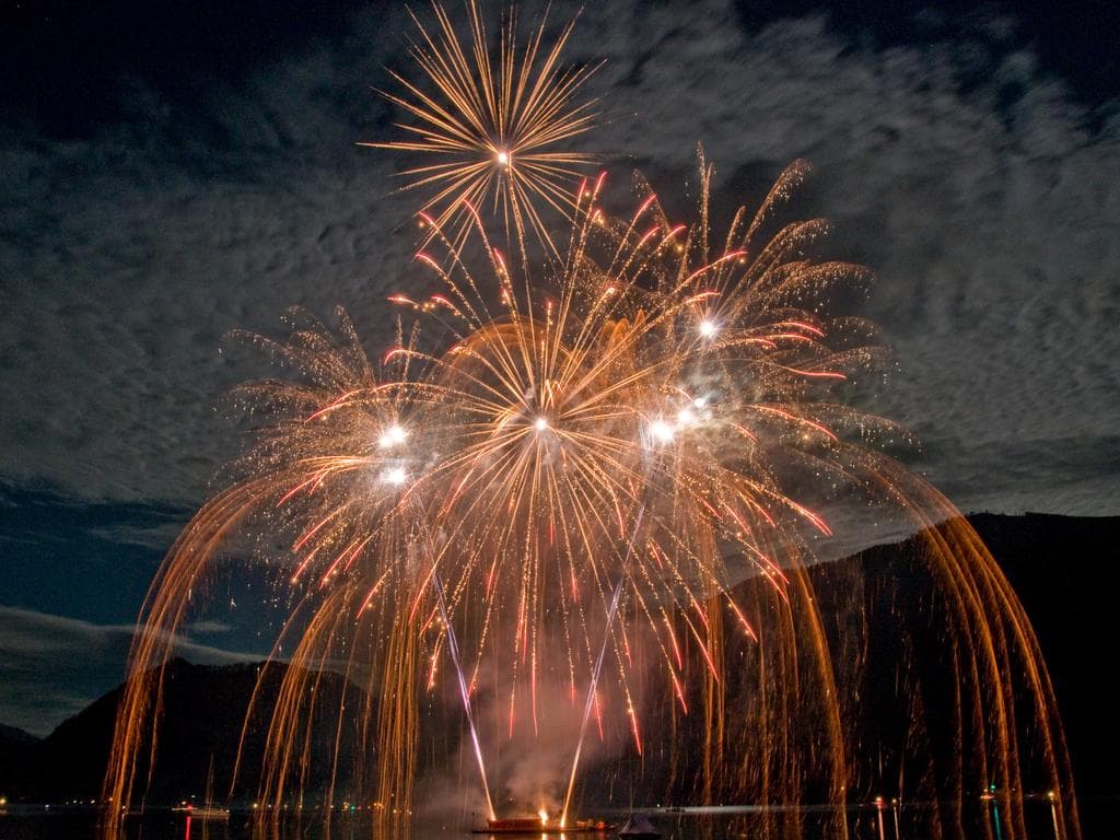 Seefest mit Klangfeuerwerk in Unterach am Attersee