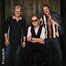 Oysterband´s John Jones, Ray Cooper & Al Scott - The Song Goes On