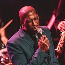 Jawara mit internationaler Band - Soulin Christmas