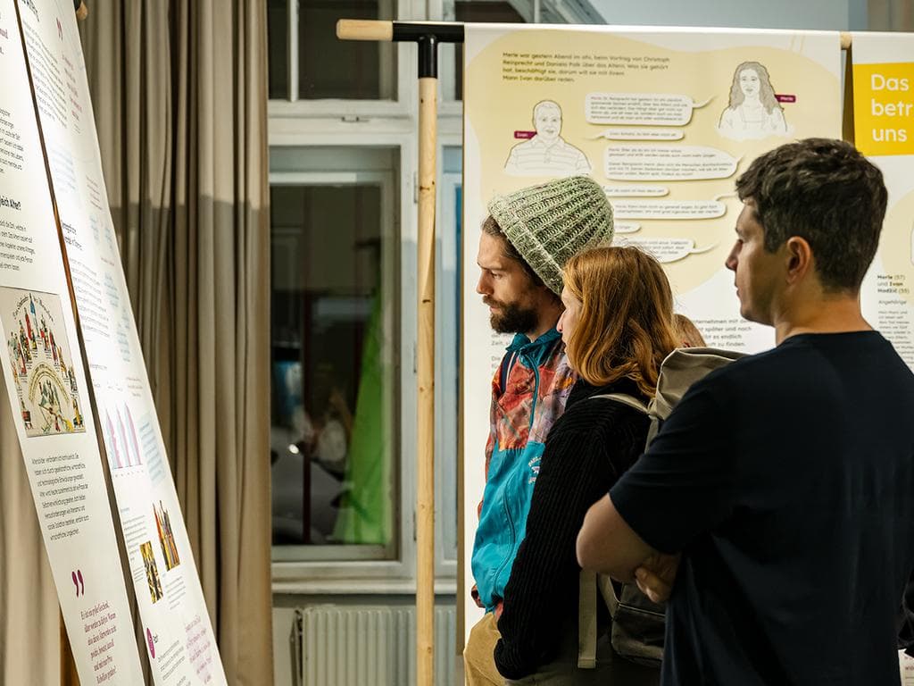 Wanderausstellung "Wie geht's, Alter?" in Mondsee