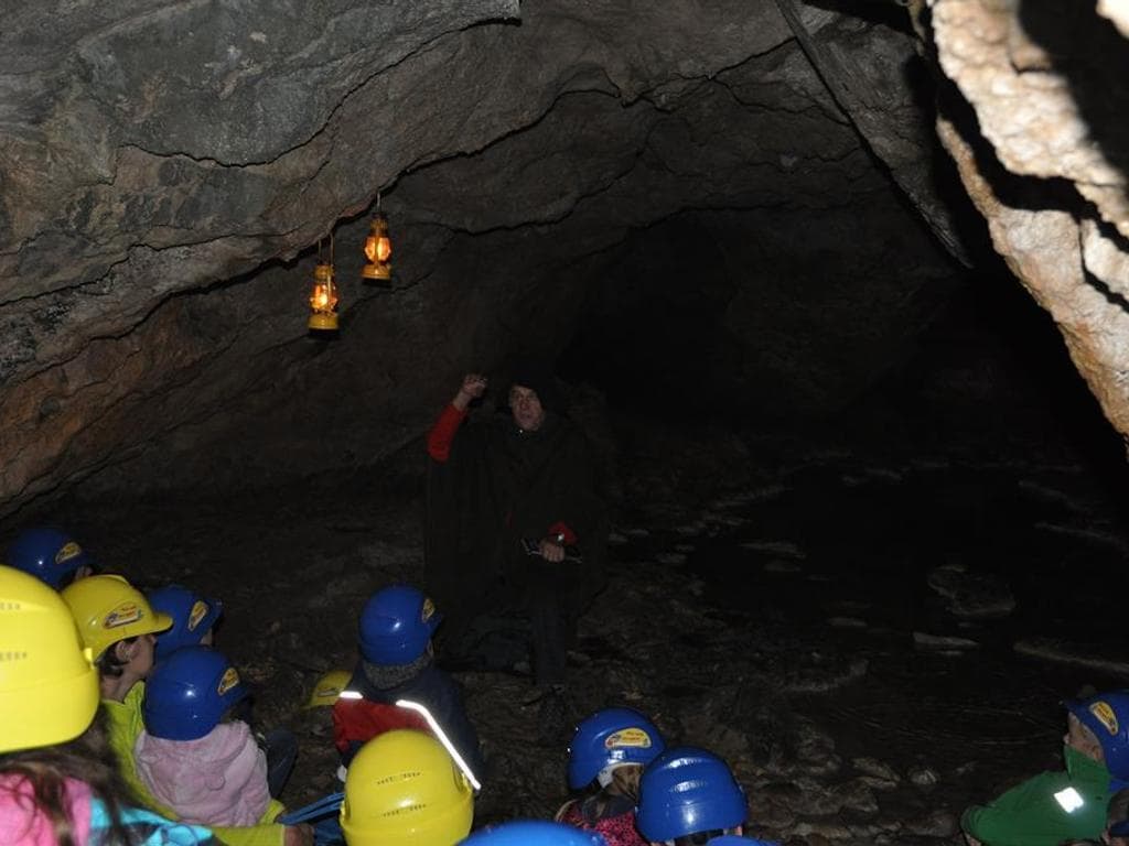 Märchenerzählung in der Kreidehöhle