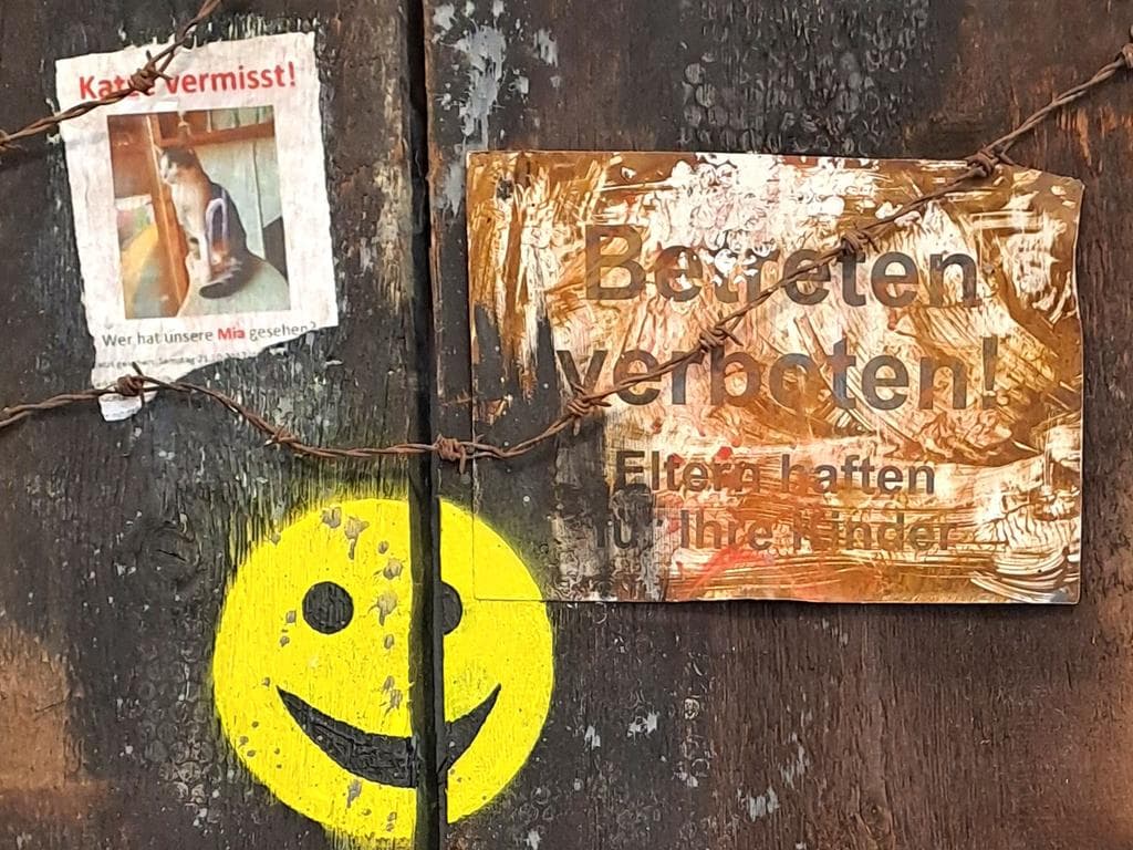 Führung durch die Ausstellung DAVOR & DAHINTER