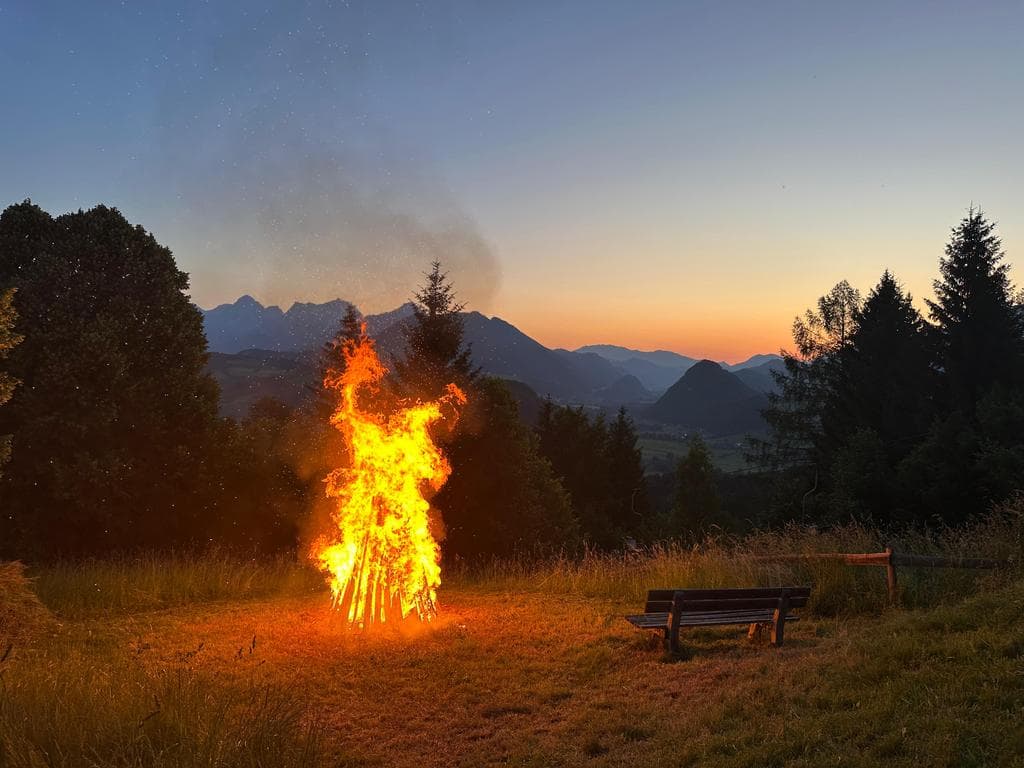 Sonnwendfeuer der Naturfreunde Windischgarsten