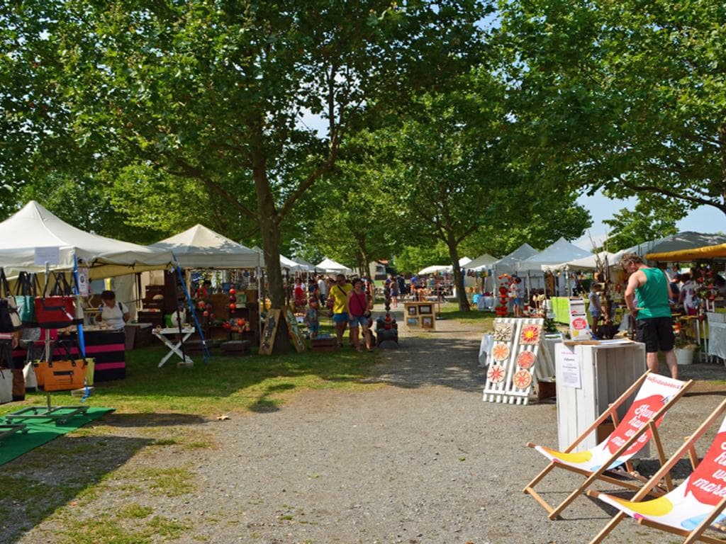 Kunsthandwerksmarkt 2026 an der Esplanade in Schörfling am Attersee