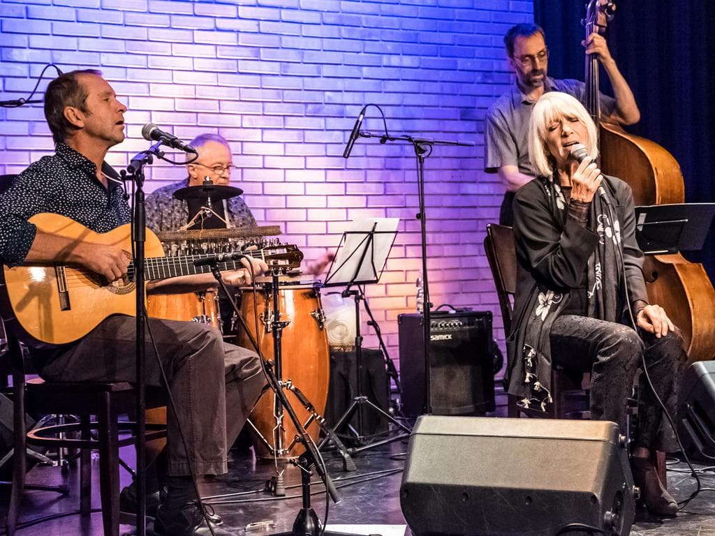 Erika Pluhar & Bossa Trio