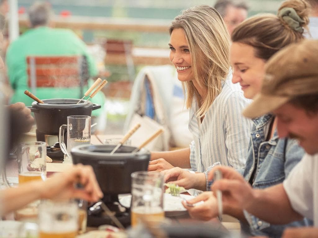 Fondue Abend mit Live-Musik - Urig & gemütlich