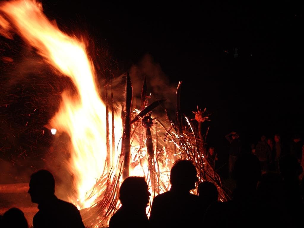 Höhenfeuer „Von der WUT zum MUT“