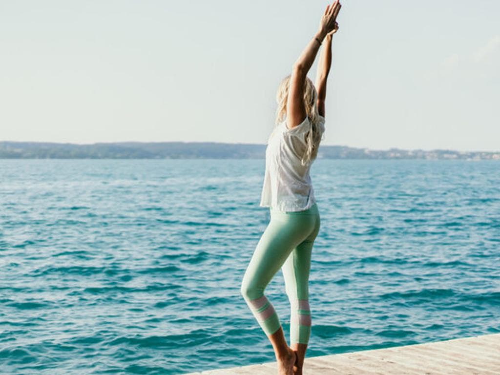 Sunrise Yoga mit Michi & Smoothie am See