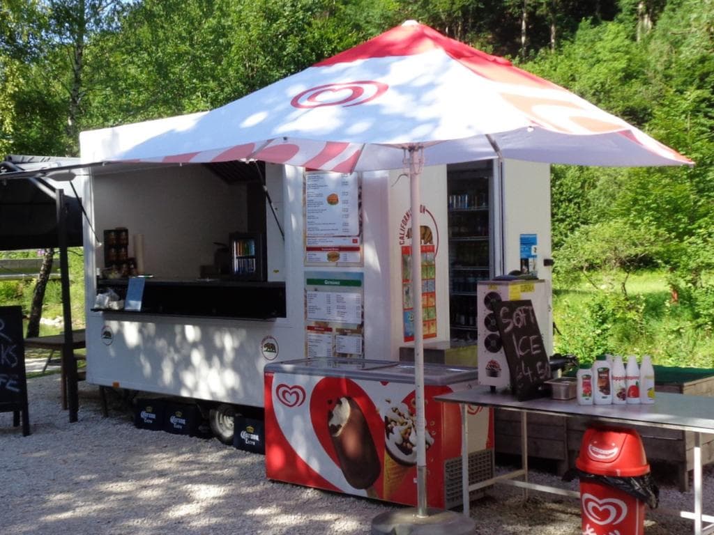 Californication Foodtrailer Weißenbach-Allee