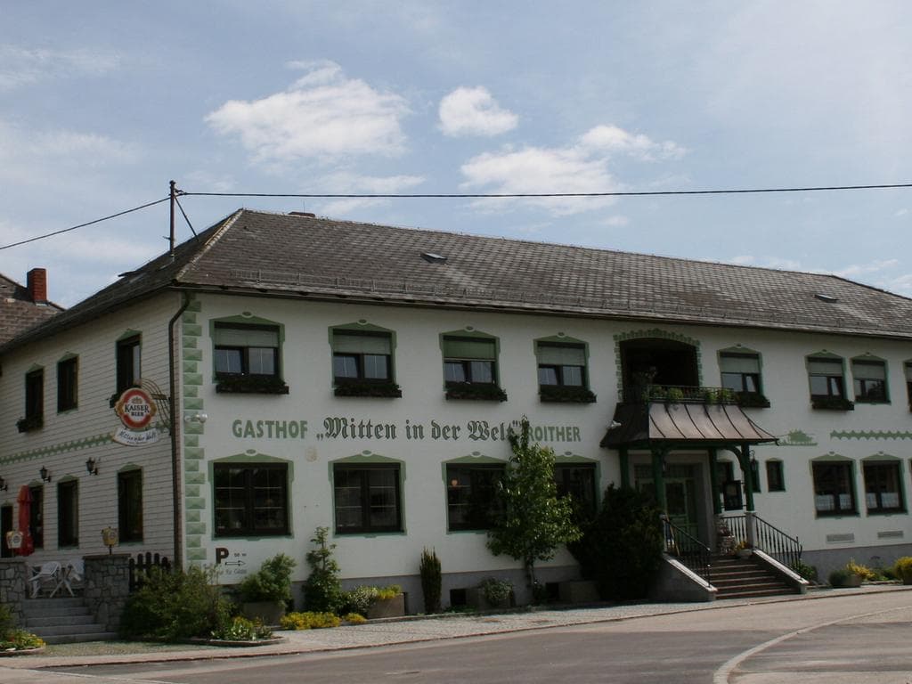 Gasthof "Mitten in der Welt" Johannes Roither