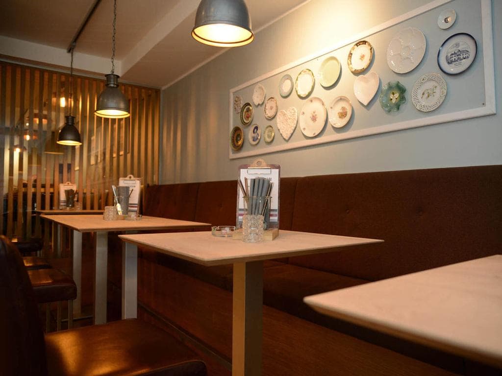 Cafe-Restaurant-Bar Seven