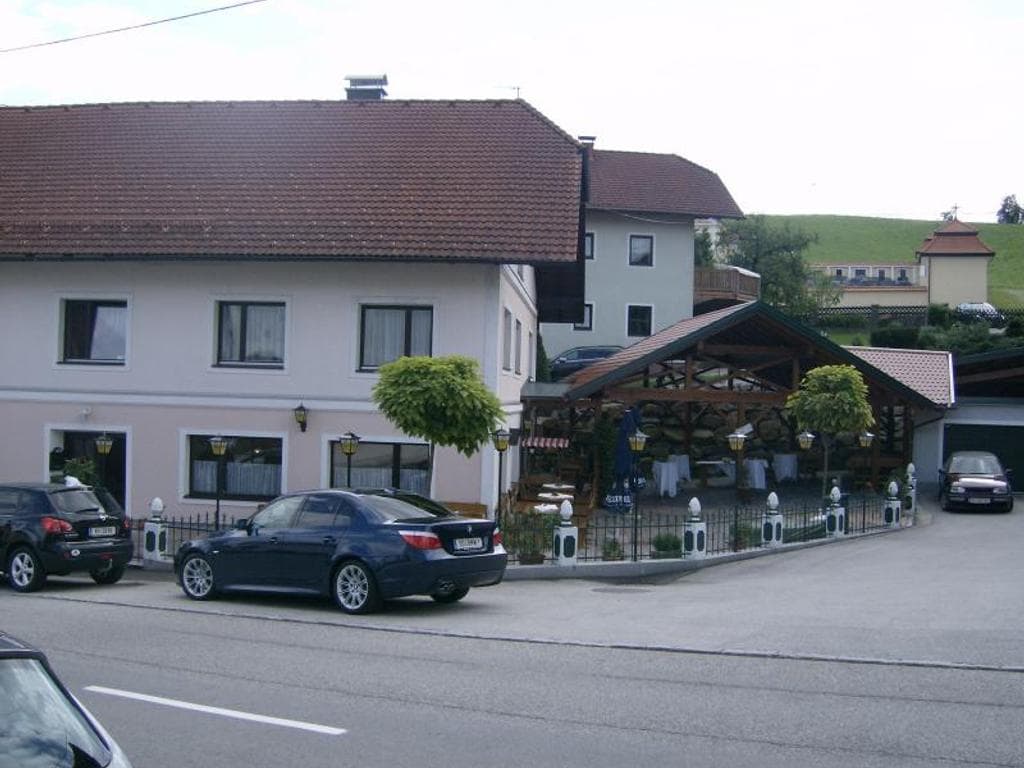 S'Wirtshaus zum Raschhofer