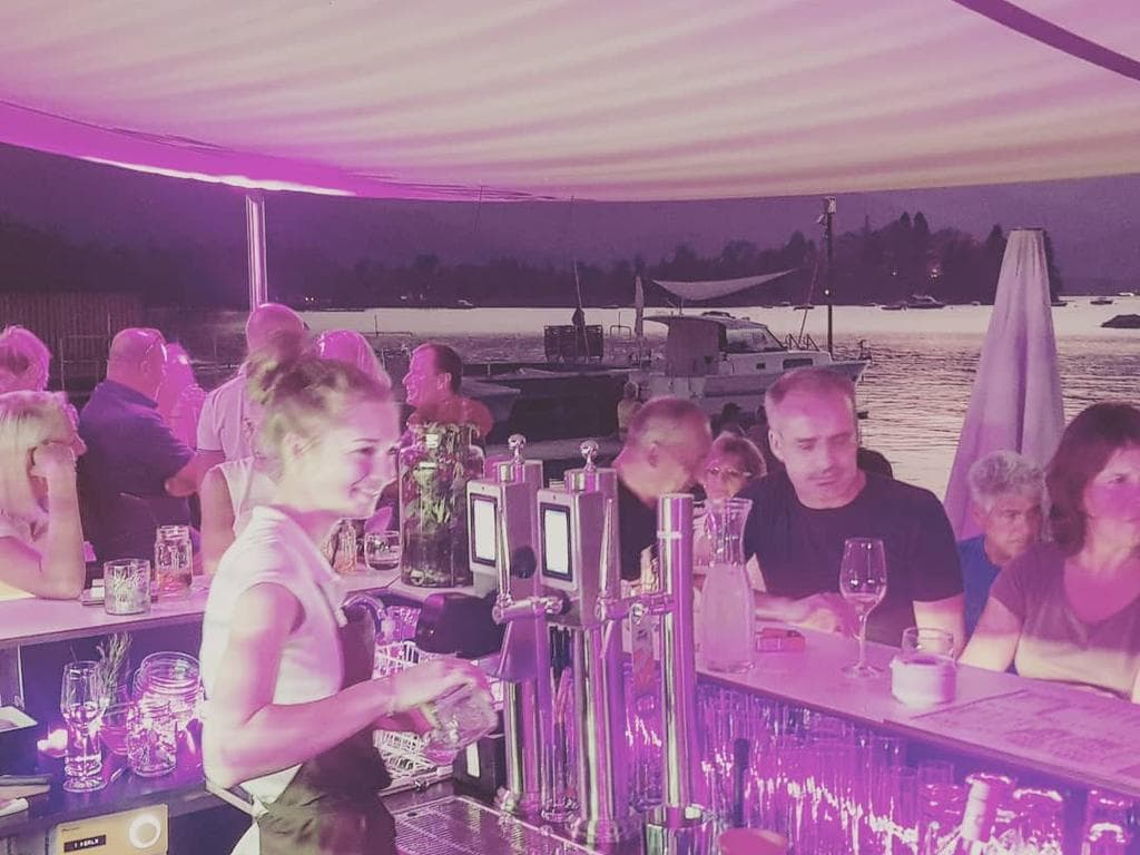 Weinbar am See