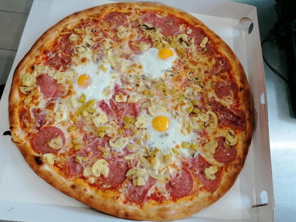 Smails Pizzeria