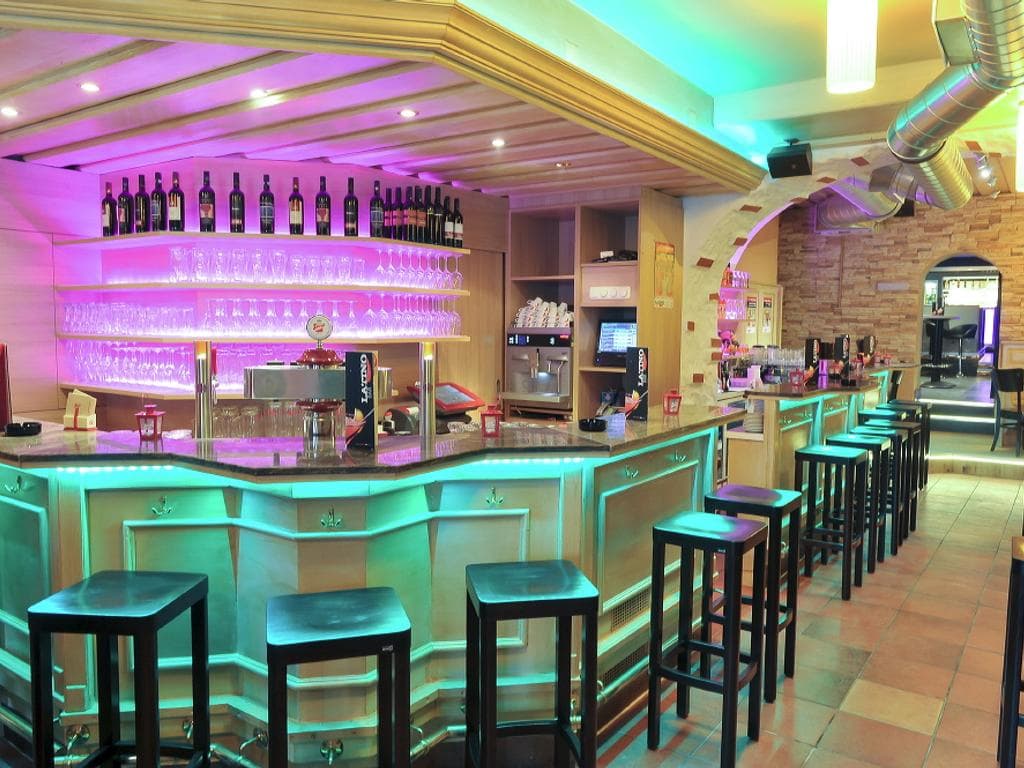 Latino Bar & s´Leonfeldner Pub