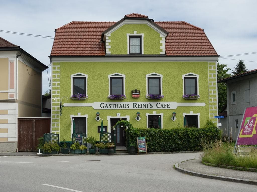 Reini’s Cafe – Reinhard Essl