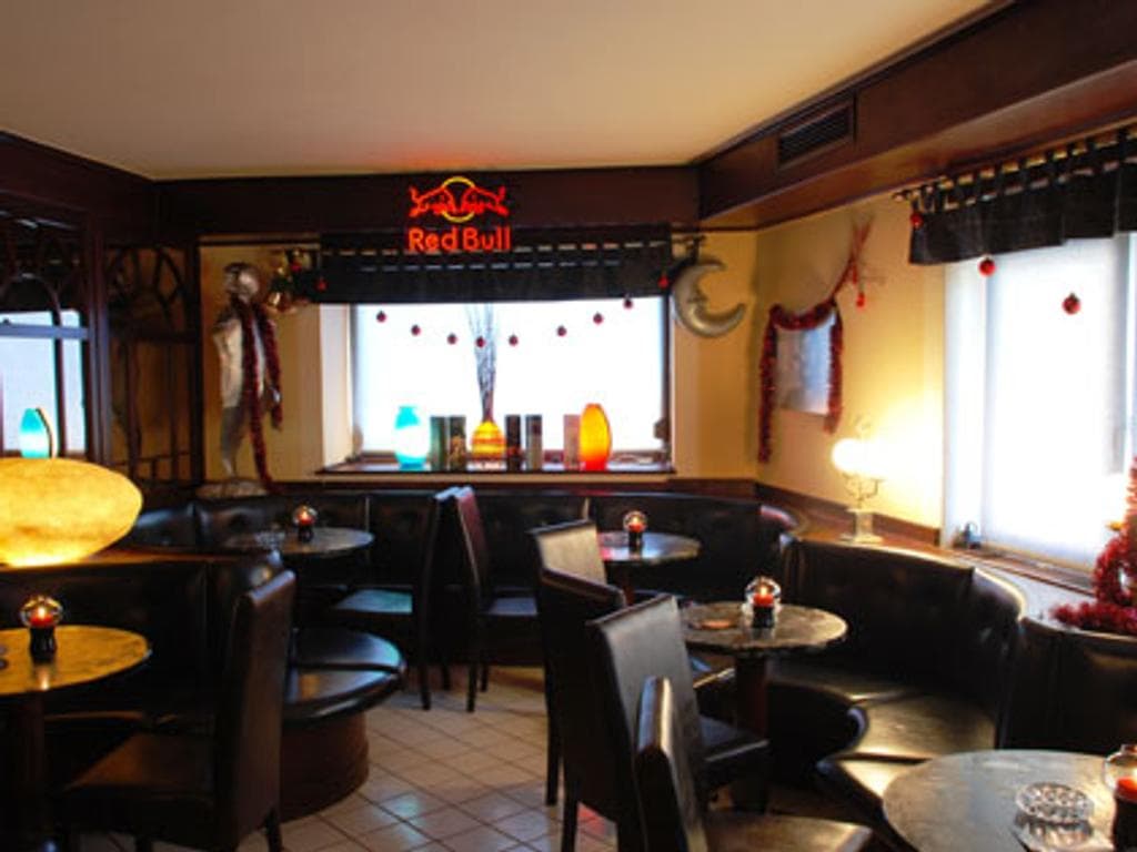 Cafe-Bar Auf-Lauf