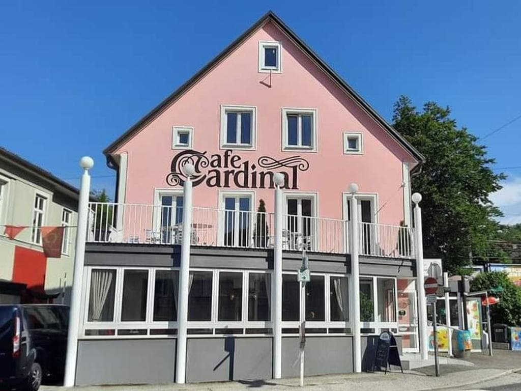 Cafe Cardinal