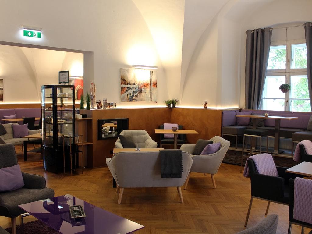 Burg Lounge