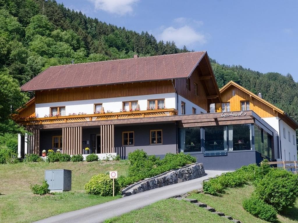 Bernhard's - Restaurant an der Donau