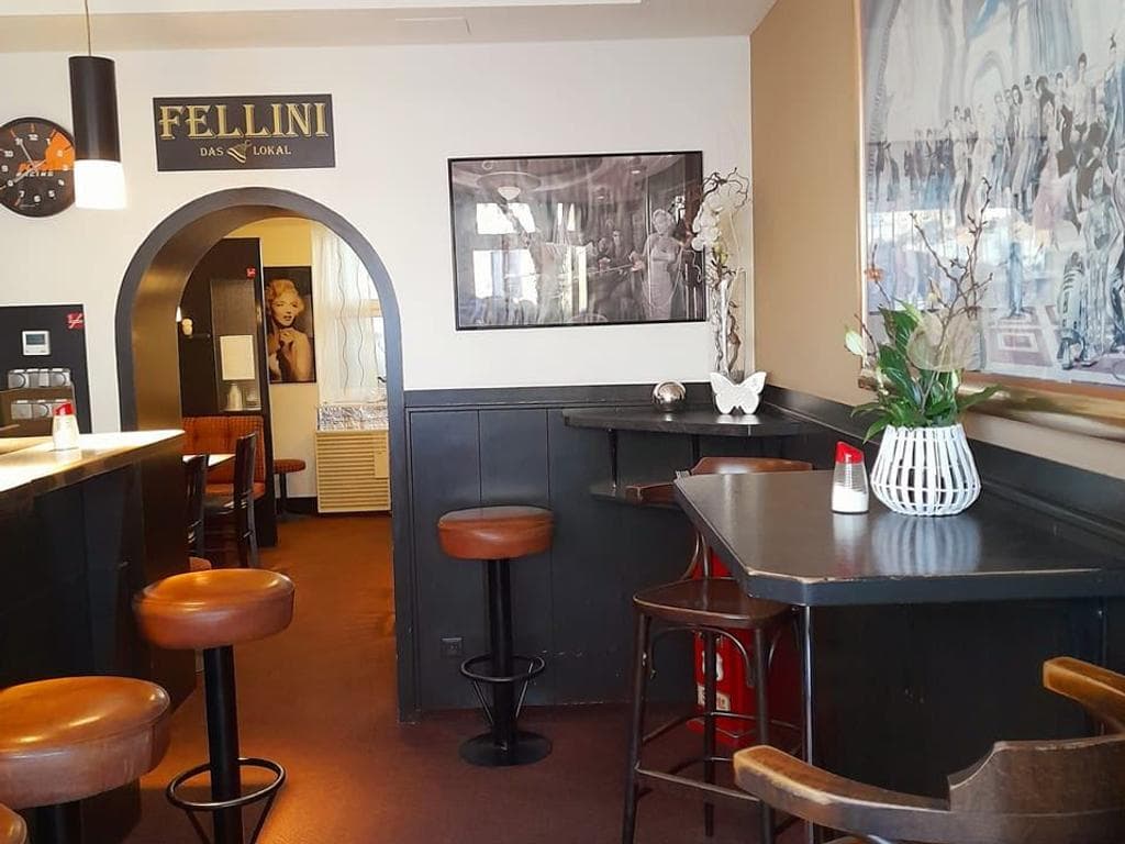 Cafe Fellini